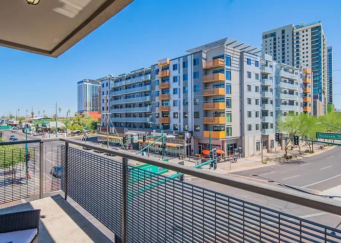 Apartment Near Dt Phx Balcony Wd Pool Gym Parking *